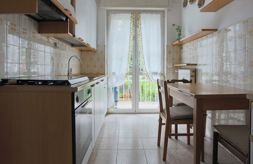 San Fermo della Battaglia Apartment | Family-Friendly Noseda 5 - Two Bedroom Apartment Retreat