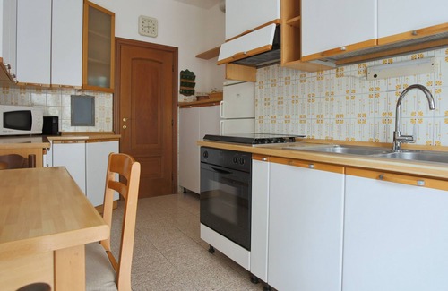 San Fermo della Battaglia Apartment | Family-Friendly Noseda 5 - Two Bedroom Apartment Retreat