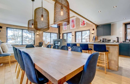Morzine Ski Chalet | Nosefosa - New Chalet with Pool, Spa & Perfect 10 Rating