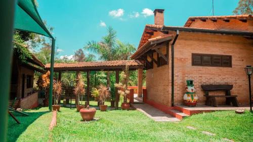 Guaratingueta House | Discover Nosso Recanto Gaúcho: Family-Friendly Bliss