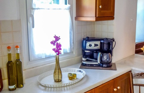 Ermionida House | Inviting Nostalgia Home Ermioni: Pet-Friendly Retreat