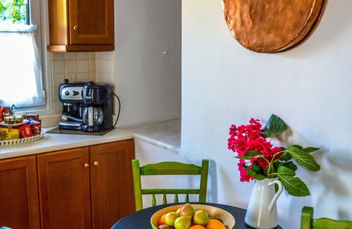 Ermionida House | Inviting Nostalgia Home Ermioni: Pet-Friendly Retreat