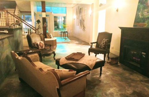 Cowan House | Nostalgic En Suite Room in Historic Railroad Inn
