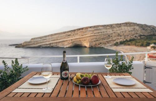 Matala Apartment | Oceanfront Nostos Cave Apartment with Breathtaking Views