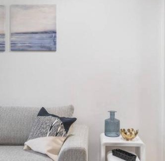 Juanita House | Ideal Family Retreat with Remote Work Options and Pool