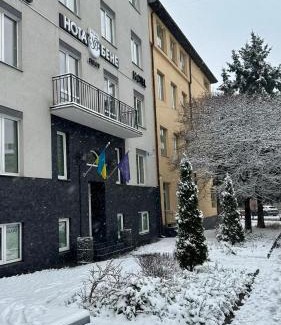 Yavory Hotel | Nota Bene Loft: Pet-Friendly Retreat with Breakfast Included