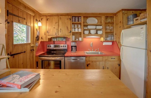 Franconia Ski Chalet | Cozy Notch Chalet at Mittersill with Family-Friendly Amenities