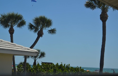 Aloha Kai House | Beachfront 4 BR Villa on Siesta Key - Guest Rated 9.8/10