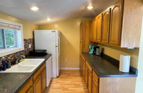 Georgetown House | Pet-Friendly Retreat – Accommodates 8 Near I-95