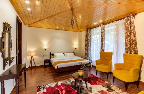 Dalhousie House | Budget-Friendly Cedar House - Pet and Child Friendly Stays