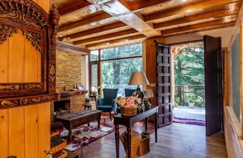 Dalhousie House | Budget-Friendly Cedar House - Pet and Child Friendly Stays