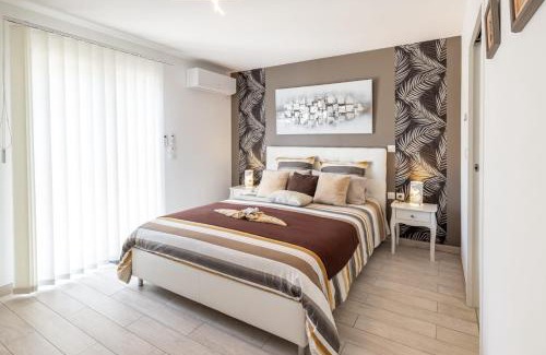 Marcillac-Saint-Quentin Bed & Breakfast | Experience Relaxation at Notre Bastide with Pool and Spa