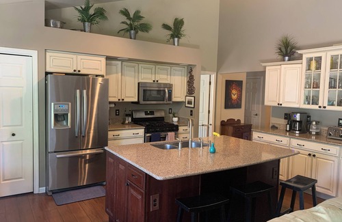 South Bend House | Premier Stay Near Notre Dame with Pool and Spa Access