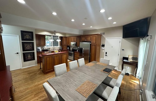 South Bend House | Notre Dame Rivers Landing Waterfront Views from Every Room 8 mins to Notre Dame