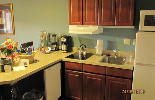 Mishawaka Apartment | Convenient Stay Near Notre Dame Stadium for Families