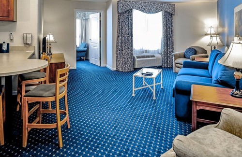 Mishawaka Apartment | Convenient Stay Near Notre Dame Stadium for Families