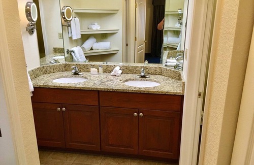 Mishawaka Apartment | Convenient Stay Near Notre Dame Stadium for Families
