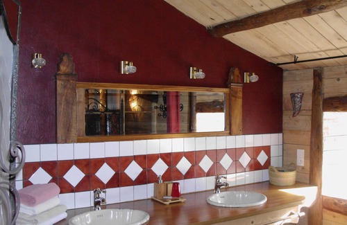 La Chaise-Dieu House | NotreBergerie in Baffour: 10/10 Rated with Ocean Views