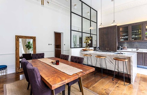 Pembridge Apartment | Central Notting Hill 2-Bed Gem with Spa & Family Amenities