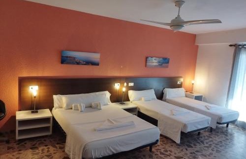 Sant Carles de la Rapita Hotel | Nou Rocamar: Oceanfront Retreat for Pet Lovers and Families