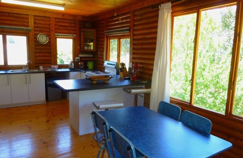 Clarens Cabin | Nougat Cabin: Cozy Log Retreat Near Shops and Dining