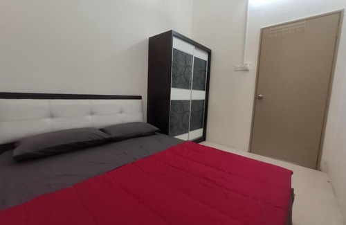 Gambang House | Family-Friendly Nourina Homestay Gambang with Great Reviews
