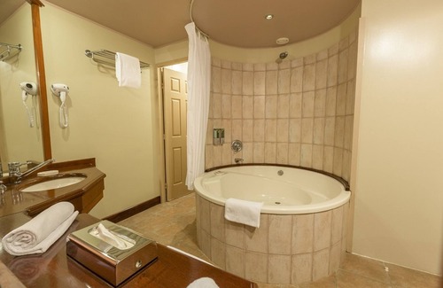 Anse Vata Hotel | Explore Nouvata: Family-Friendly Stay with Pool & Dining