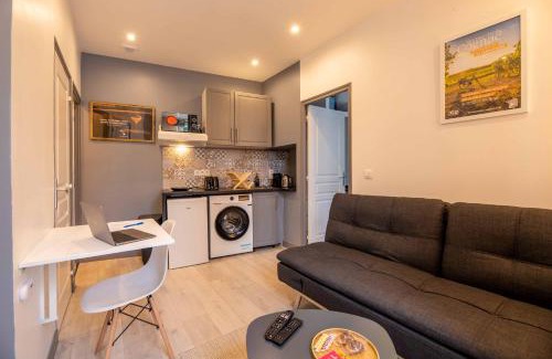 Cognac Apartment | Explore Le Cognaçais in Centre Ville - Guest Rated 9.8