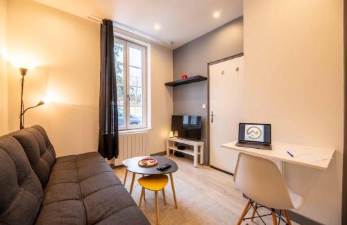 Cognac Apartment | Explore Le Cognaçais in Centre Ville - Guest Rated 9.8