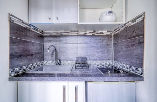 Saint-Victor Apartment | Modern Studio Retreat - Ideal for Families and Travelers