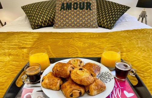 Saint-Denis Apartment | Relax at L'Oasis T3: Oceanfront Retreat with Hot Tub