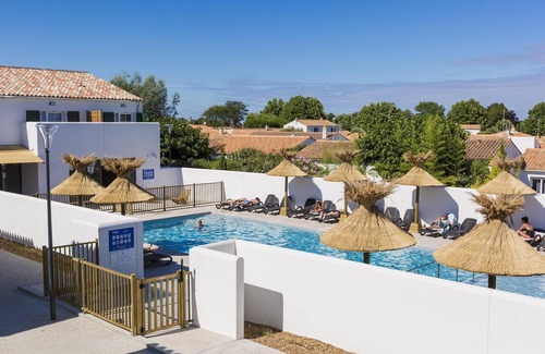 Rivedoux-Plage Condo | Modern Apartment for 6 with Pool Access and Great Amenities
