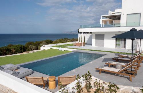 Ierapetra Villa | Newly Renovated Nouvelle Villa: Oceanfront Bliss Awaits