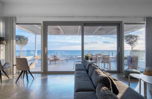 Ierapetra Villa | Newly Renovated Nouvelle Villa: Oceanfront Bliss Awaits