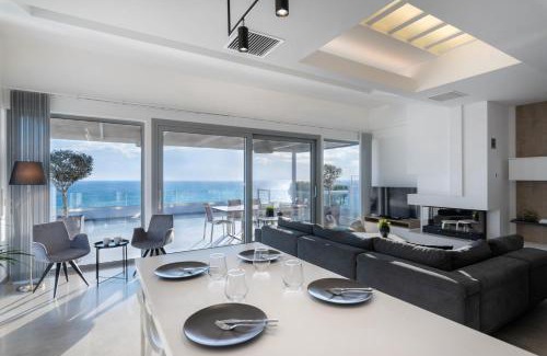 Ierapetra Villa | Newly Renovated Nouvelle Villa: Oceanfront Bliss Awaits