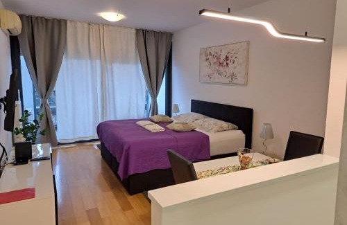 Zagreb Apartment | Discover Nova Galerija West App Dora: Guest Rated 9.5/10