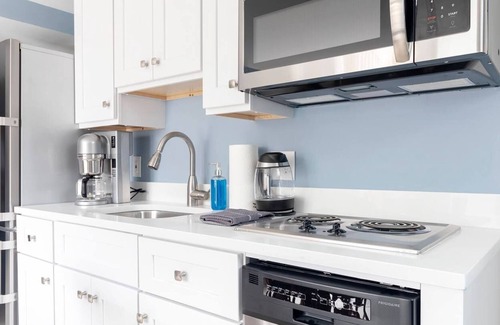 Annandale Apartment | NOVA HOME AWAY FROM HOME | STONE'S THROW FROM DC