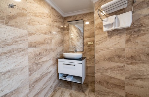 Bayrampasa Hotel | Nova Hotel: Family-Friendly Retreat with Breakfast Included