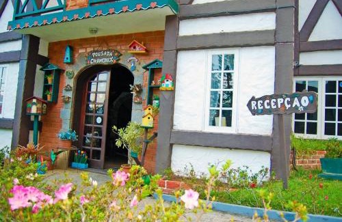 Teresopolis Hotel | Pet-Friendly Nova Pousada Chamonix with Pool & Family Fun