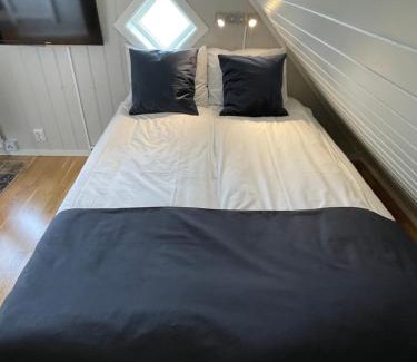 Narvik Apartment | Novatind Studio Apartment: Free Parking & Family-Friendly Stay
