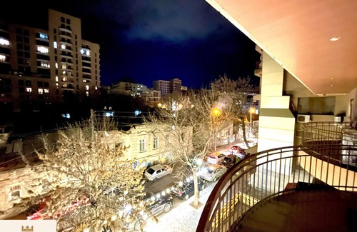 Kentron House | Cozy Novostroyka on Amiryan Street with Kitchen Access