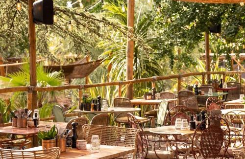 Sorgues Hotel | Discover Novotel Avignon Nord: Pet-Friendly with Pool Access