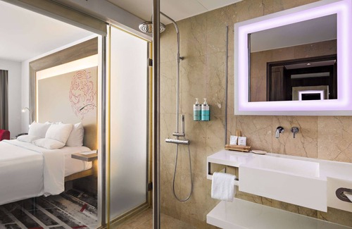 Chinatown Hotel | Discover Novotel Jakarta Gajah Mada: Pool, Spa & Family-Friendly