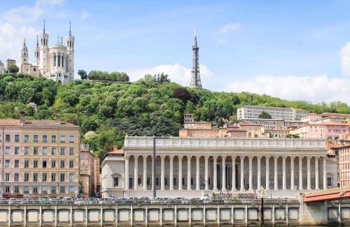 Yves Farge - Le Fleuve Hotel | Discover Novotel Lyon Gerland near Musée des Confluences