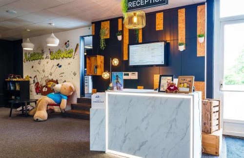 Sausheim Hotel | Relax at Novotel Mulhouse Bâle Fribourg with Pool & Ocean Views