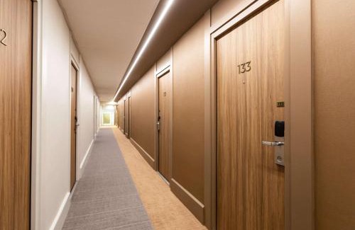 Laxou Hotel | Inviting Novotel Nancy: Pet Friendly with Pool & Ocean View