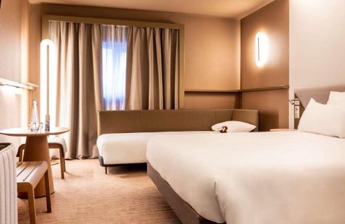 Rungis Hotel | Elegant Stay at Novotel Paris Orly Rungis Aéroport