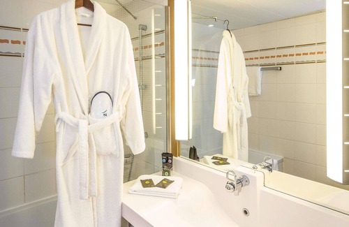 Rivesaltes Hotel | Discover Novotel Perpignan Nord: Family-Friendly Retreat
