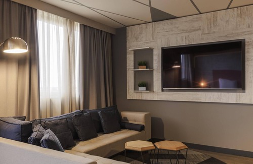 Porto Alegre Hotel | Relax at Novotel Porto Alegre Airport with Spa & Pool