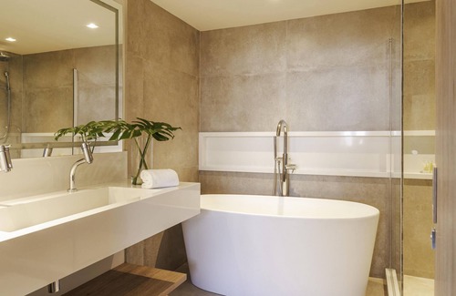 Porto Alegre Hotel | Relax at Novotel Porto Alegre Airport with Spa & Pool